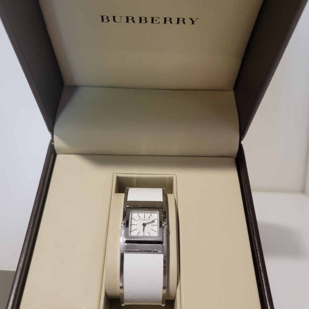 LADIES BURBERRY WHITE WATCH